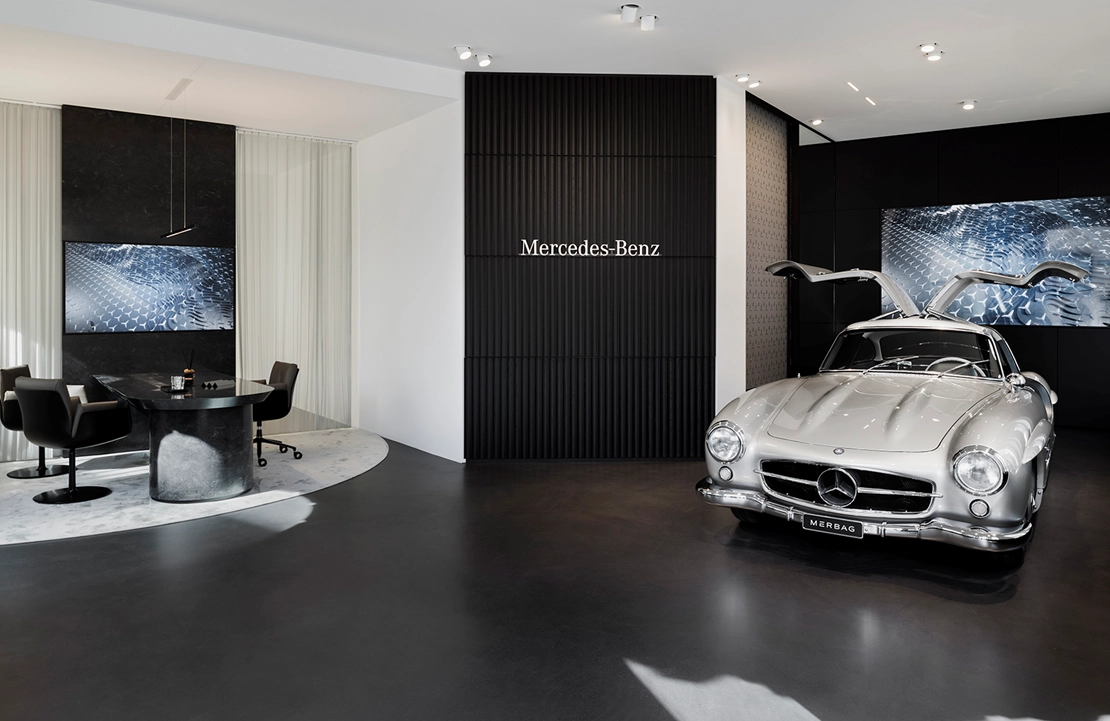 Stars@Mercedes Benz Kleiner Showroom Mercedes Benz Innen